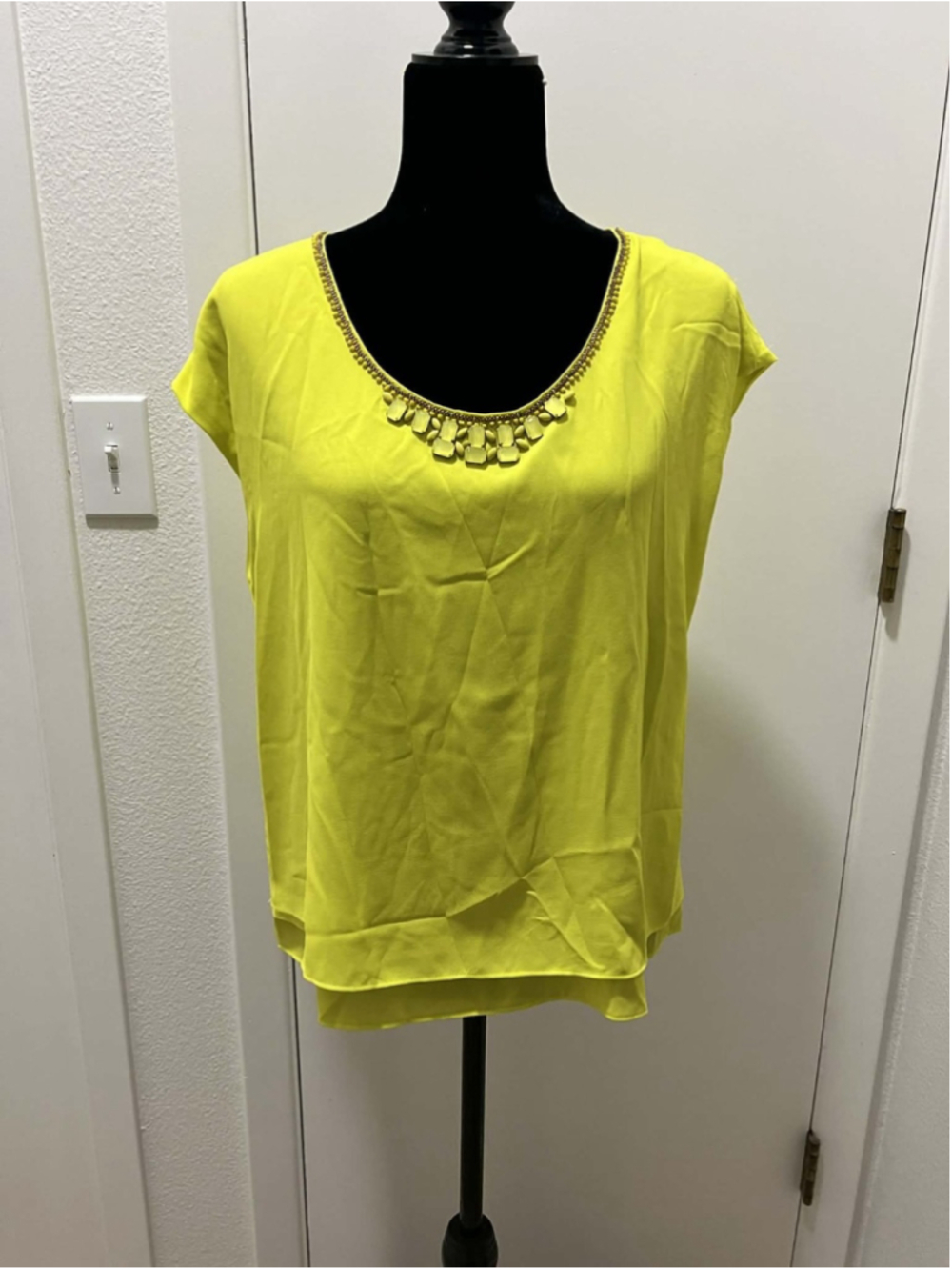 Jenn Beaded Neckline Blouse Women’s Large Yellow 100% Silk Look Top